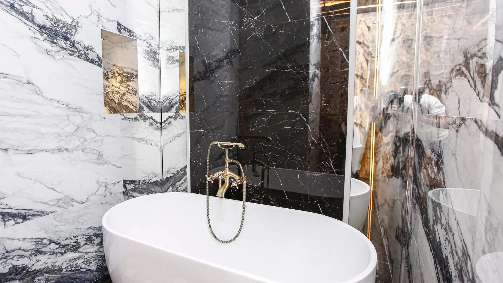 Luxury Baku Center Apt